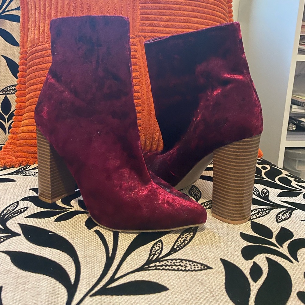 Burgundy short boots